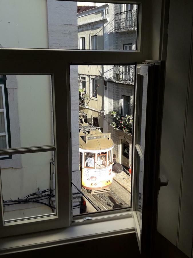 Old Town' Sunny&Quality Apartment Lisbon Bagian luar foto